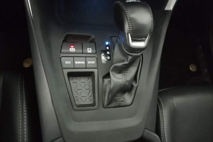 Used Toyota Wildlander 2023 2.0L CVT Two-Wheel Drive Prestige Version Gear Lever