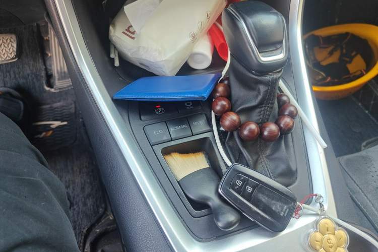 Used Toyota Wildlander 2023 2.0L CVT Two-Wheel Drive Urban Edition Gear Lever