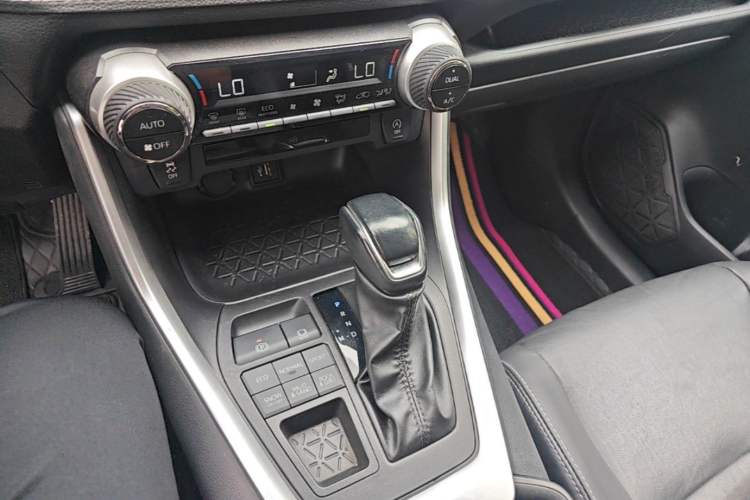 Used Toyota Wildlander 2023 2.0L CVT Four-Wheel Drive Luxury PLUS Edition Gear Lever