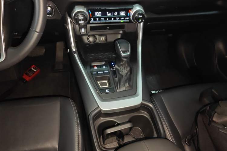 Used Toyota Wildlander 2023 Dual-Motor 2.5L E-CVT Two-Wheel Drive Luxury PLUS Edition Gear Lever