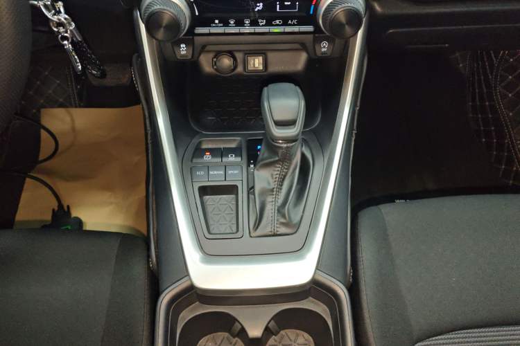Used Toyota Wildlander 2023 2.0L CVT Two-Wheel Drive Leading Edition Gear Lever