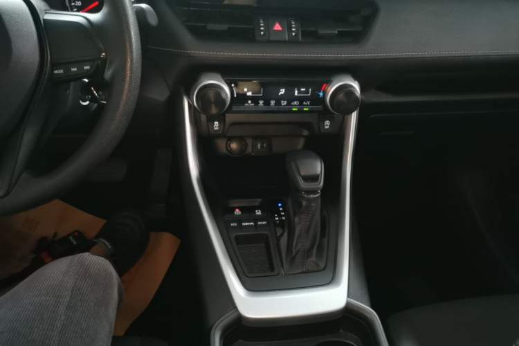 Used Toyota Wildlander 2023 2.0L CVT Two-Wheel Drive Leading Edition Gear Lever