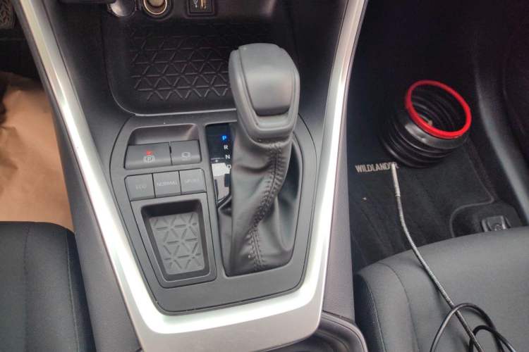 Used Toyota Wildlander 2023 2.0L CVT Two-Wheel Drive Leading Edition Gear Lever