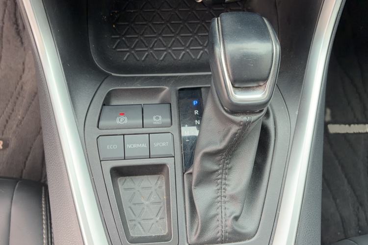 Used Toyota Wildlander 2023 2.0L CVT Two-Wheel Drive Urban Edition Gear Lever