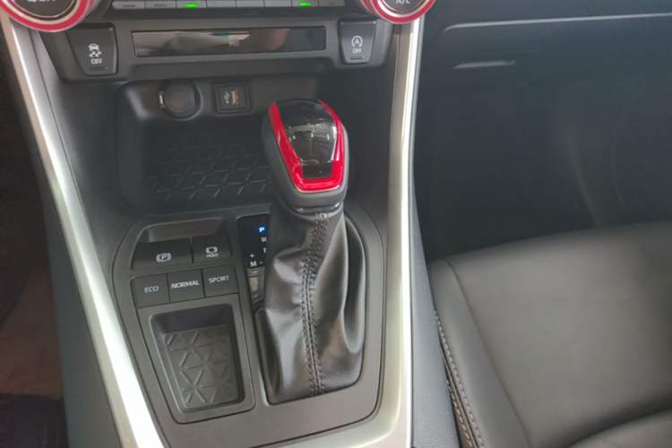 Used Toyota Wildlander 2023 2.0L CVT Two-Wheel Drive Luxury PLUS Edition Gear Lever