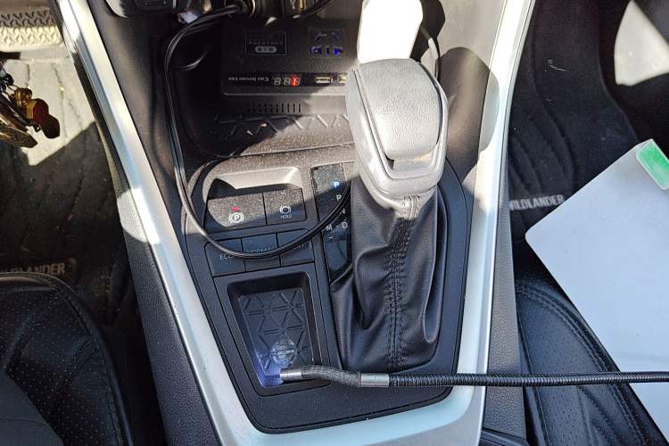 Used Toyota Wildlander 2023 2.0L CVT Two-Wheel Drive Leading Edition Gear Lever