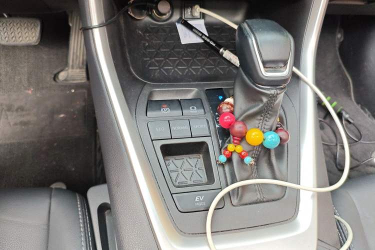 Used Toyota Wildlander 2023 2.0L CVT Two-Wheel Drive Luxury PLUS Edition Gear Lever