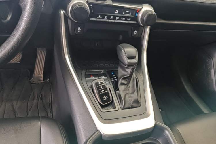Used Toyota Wildlander 2023 2.0L CVT Two-Wheel Drive Leading Edition Gear Lever