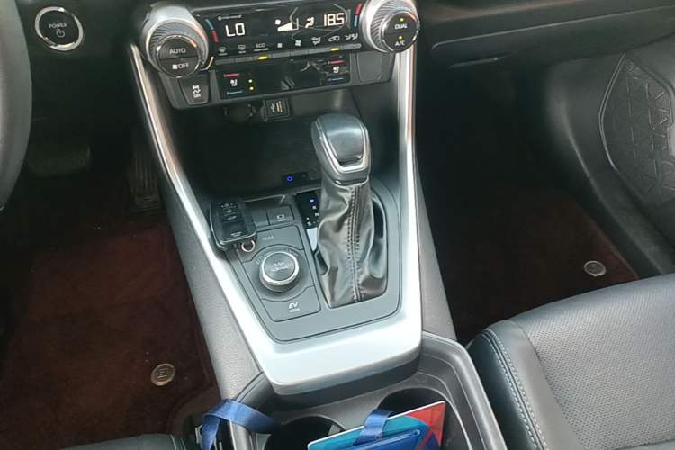 Used Toyota Wildlander 2023 Dual-Motor 2.5L E-CVT Four-Wheel Drive Prestige Edition Gear Lever