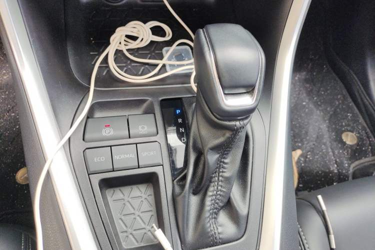 Used Toyota Wildlander 2023 2.0L CVT Two-Wheel Drive Urban Edition Gear Lever