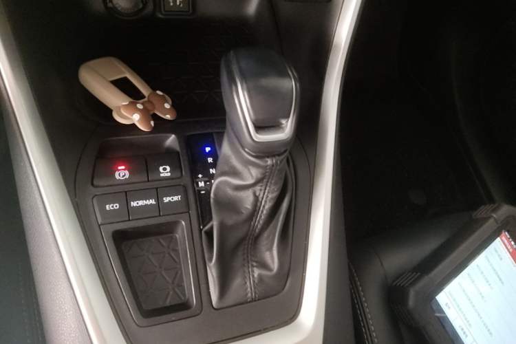 Used Toyota Wildlander 2023 2.0L CVT Two-Wheel Drive Urban Edition Gear Lever