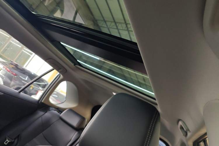 Used Toyota Wildlander 2023 Dual-Motor 2.5L E-CVT Four-Wheel Drive Prestige Edition Headliner