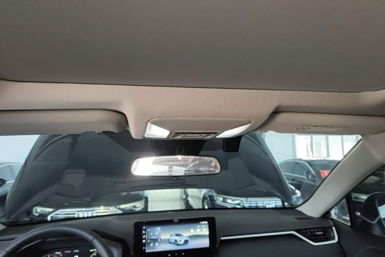 Used Toyota Wildlander 2023 2.0L CVT Two-Wheel Drive Luxury PLUS Edition Headliner