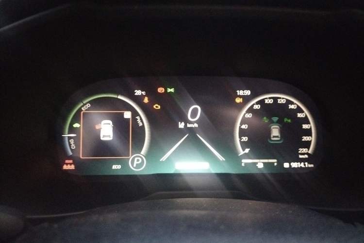 Used Toyota Wildlander 2023 Dual-Motor 2.5L E-CVT Two-Wheel Drive Luxury PLUS Edition Instrument Cluster