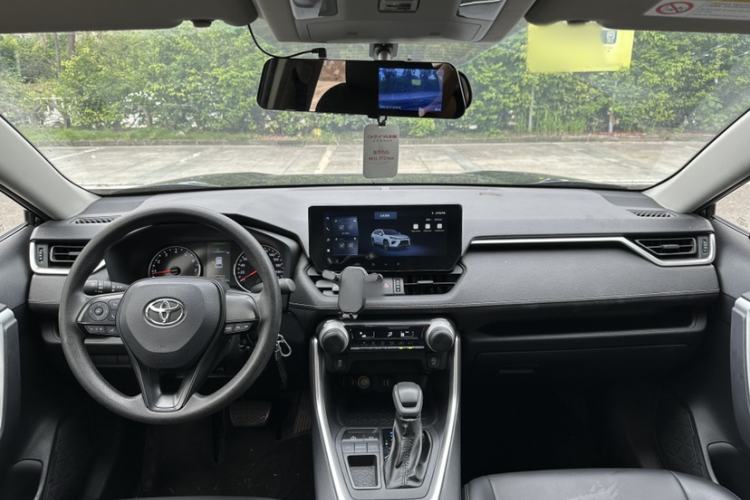 Used Toyota Wildlander 2023 2.0L CVT Two-Wheel Drive Leading Edition Interior 1