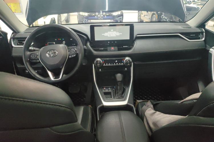 Used Toyota Wildlander 2023 2.0L CVT Two-Wheel Drive Luxury PLUS Edition Interior 2