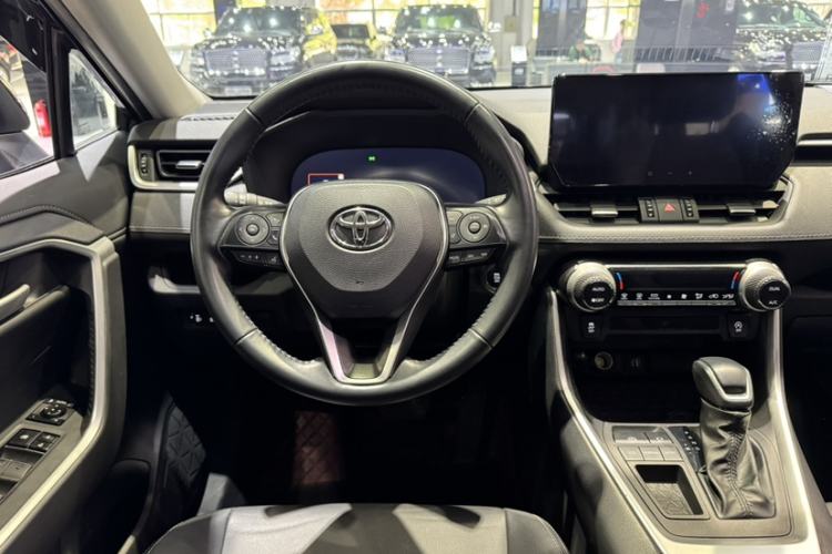 Used Toyota Wildlander 2023 2.0L CVT Two-Wheel Drive Luxury PLUS Edition Interior 2
