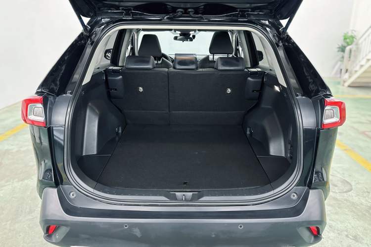 Used Toyota Wildlander 2023 Dual-Motor 2.5L E-CVT Two-Wheel Drive Luxury PLUS Edition Interior 2