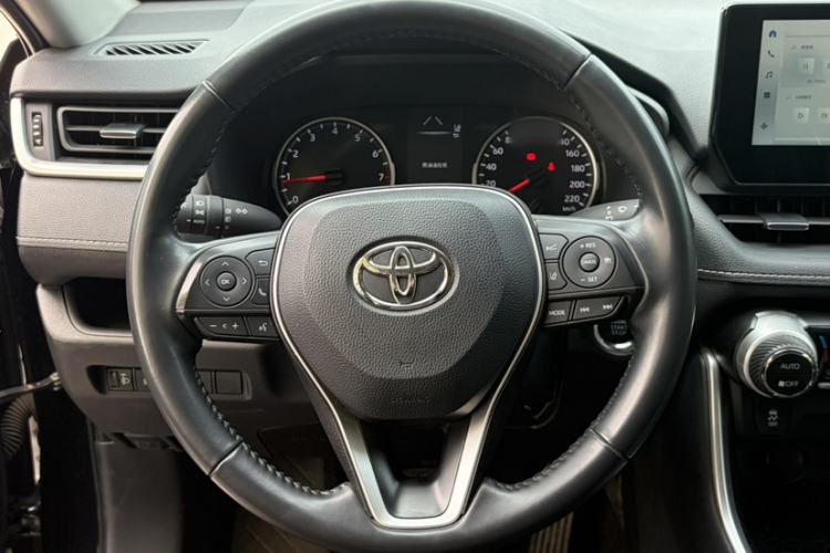 Used Toyota Wildlander 2023 2.0L CVT Two-Wheel Drive Urban Edition Interior 2