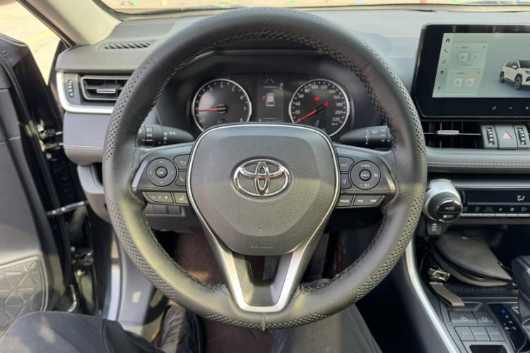 Used Toyota Wildlander 2023 2.0L CVT Two-Wheel Drive Urban Edition Interior 2
