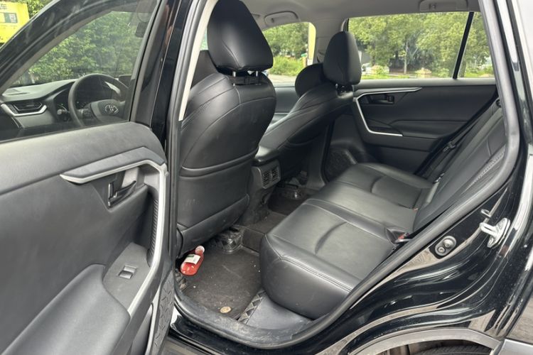 Used Toyota Wildlander 2023 2.0L CVT Two-Wheel Drive Leading Edition Interior 3