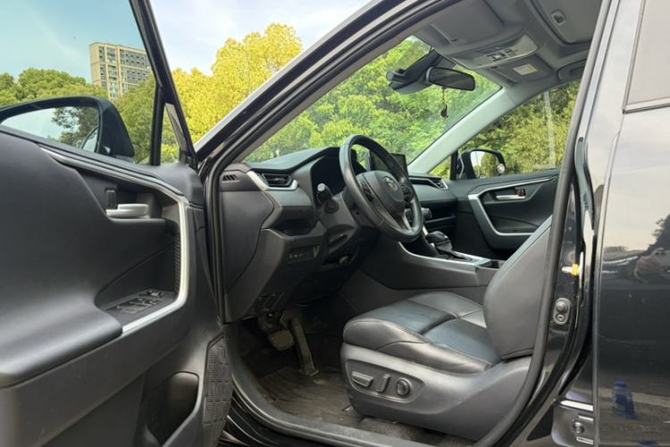 Used Toyota Wildlander 2023 2.0L CVT Two-Wheel Drive Urban Edition Interior 3