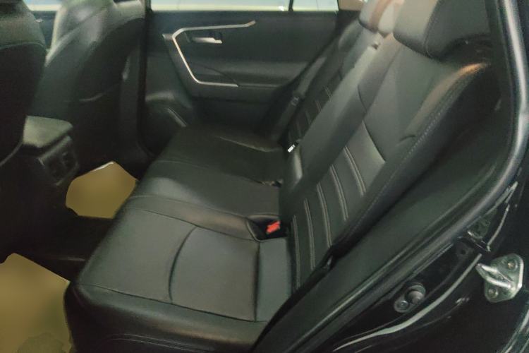 Used Toyota Wildlander 2023 2.0L CVT Two-Wheel Drive Luxury PLUS Edition Interior 4