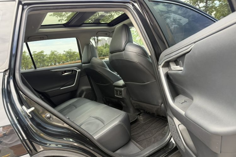 Used Toyota Wildlander 2023 2.0L CVT Two-Wheel Drive Luxury PLUS Edition Interior 5