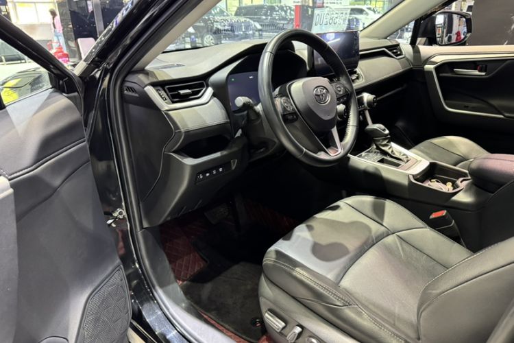 Used Toyota Wildlander 2023 2.0L CVT Two-Wheel Drive Luxury PLUS Edition Interior 5