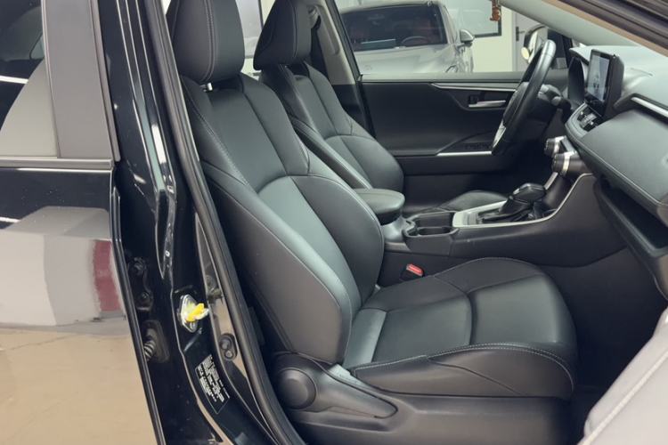 Used Toyota Wildlander 2023 2.0L CVT Two-Wheel Drive Urban Edition Interior 6