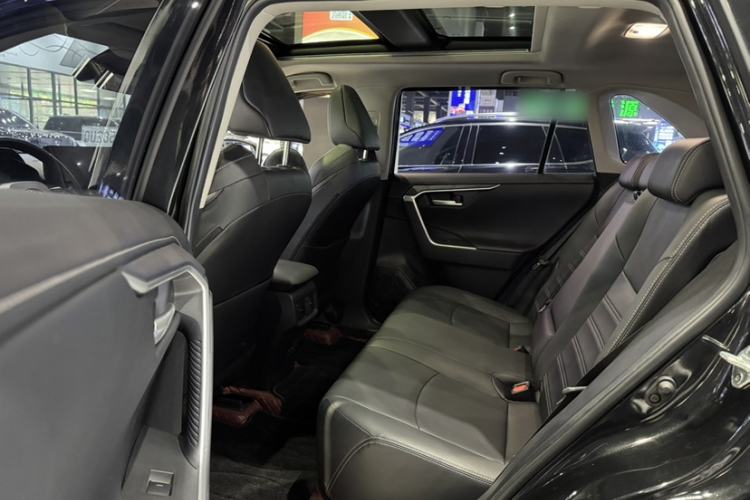 Used Toyota Wildlander 2023 2.0L CVT Two-Wheel Drive Luxury PLUS Edition Interior 7