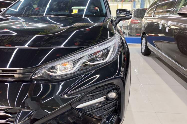 Used Toyota Wildlander 2023 Dual-Motor 2.5L E-CVT Two-Wheel Drive Luxury PLUS Edition Left Front Headlight