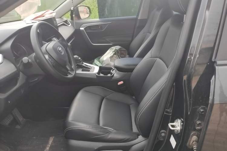 Used Toyota Wildlander 2023 2.0L CVT Two-Wheel Drive Leading Edition Left Front Seat