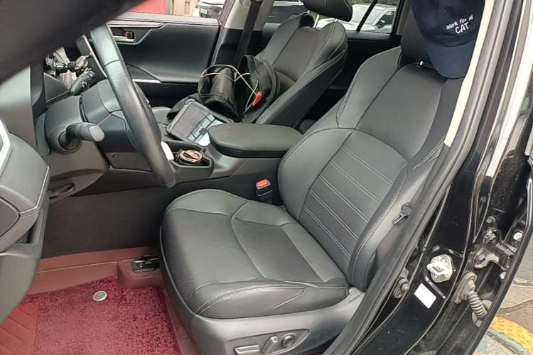 Used Toyota Wildlander 2023 Dual-Motor 2.5L E-CVT Two-Wheel Drive Prestige Edition Left Front Seat