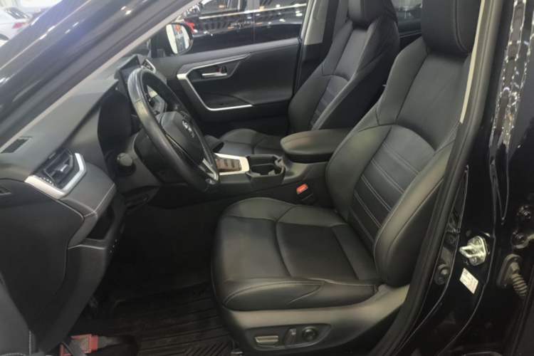 Used Toyota Wildlander 2023 2.0L CVT Two-Wheel Drive Luxury PLUS Edition Left Front Seat