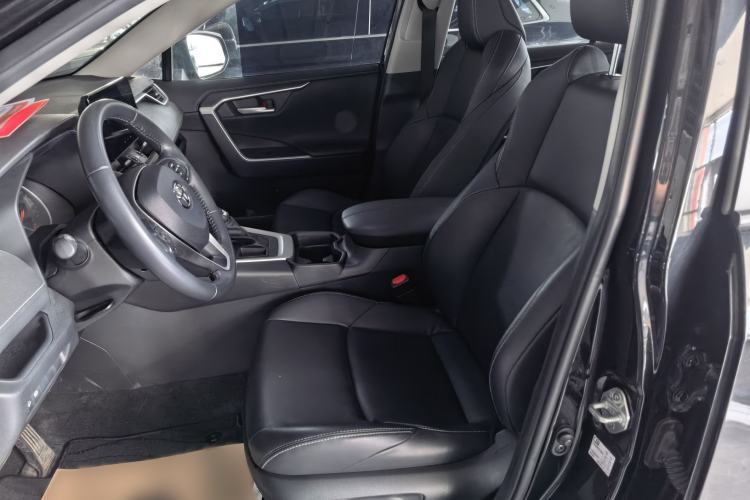 Used Toyota Wildlander 2023 2.0L CVT Two-Wheel Drive Urban Edition Left Front Seat