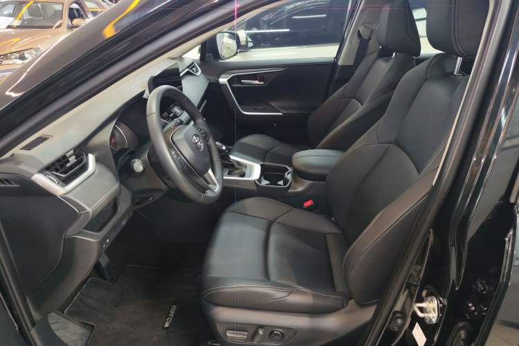Used Toyota Wildlander 2023 2.0L CVT Two-Wheel Drive Urban Edition Left Front Seat