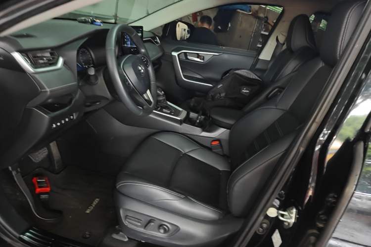 Used Toyota Wildlander 2023 Dual-Motor 2.5L E-CVT Two-Wheel Drive Luxury PLUS Edition Left Front Seat