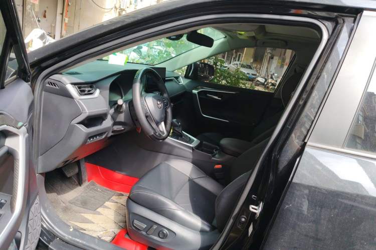 Used Toyota Wildlander 2023 2.0L CVT Two-Wheel Drive Luxury PLUS Edition Left Front Seat