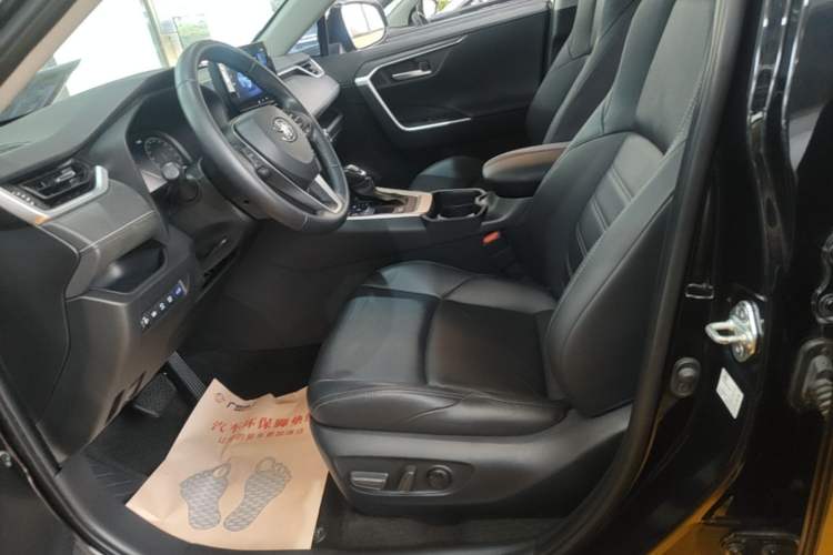 Used Toyota Wildlander 2023 Dual-Motor 2.5L E-CVT Two-Wheel Drive Luxury PLUS Edition Left Front Seat