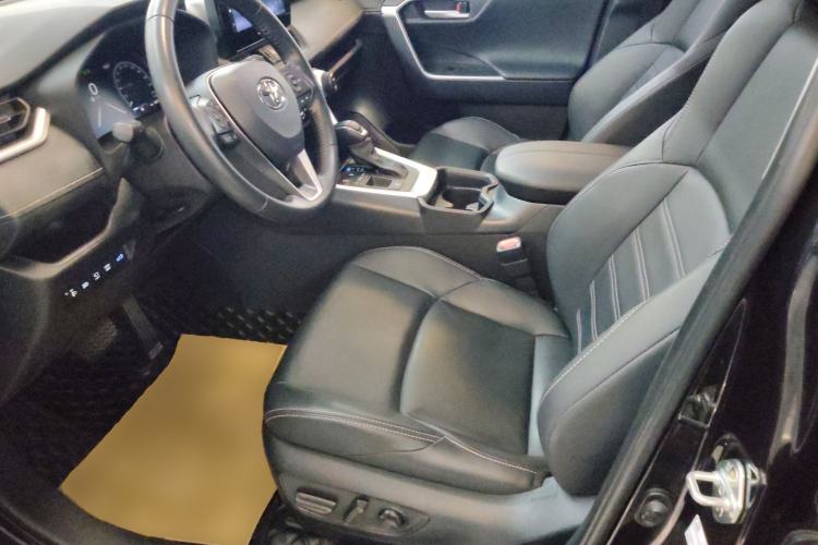 Used Toyota Wildlander 2023 Dual-Motor 2.5L E-CVT Two-Wheel Drive Luxury PLUS Edition Left Front Seat