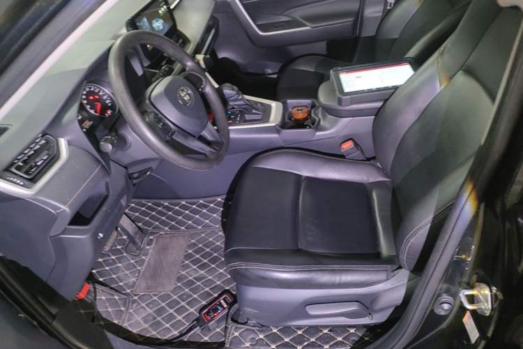 Used Toyota Wildlander 2023 2.0L CVT Two-Wheel Drive Leading Edition Left Front Seat