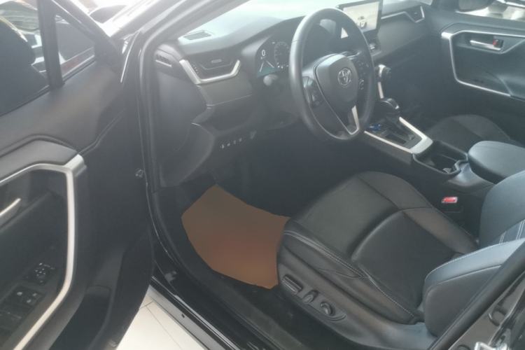 Used Toyota Wildlander 2023 2.0L CVT Two-Wheel Drive Luxury PLUS Edition Left Front Seat