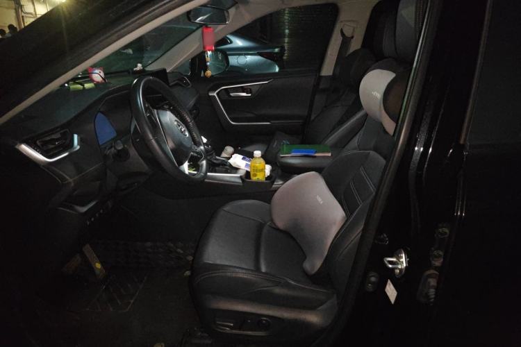 Used Toyota Wildlander 2023 Dual-Motor 2.5L E-CVT Two-Wheel Drive Luxury PLUS Edition Left Front Seat