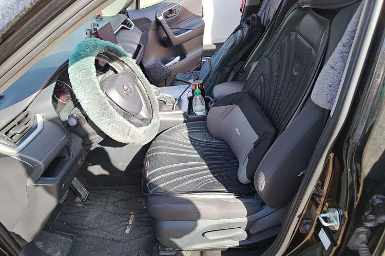 Used Toyota Wildlander 2023 2.0L CVT Two-Wheel Drive Leading Edition Left Front Seat