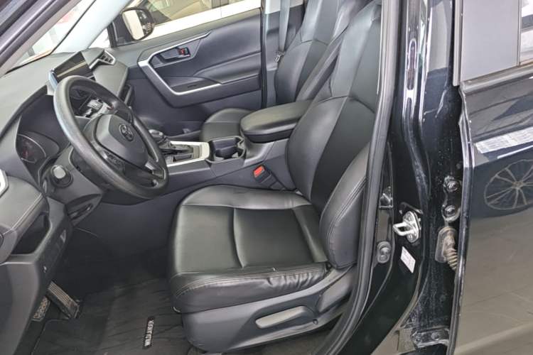 Used Toyota Wildlander 2023 2.0L CVT Two-Wheel Drive Leading Edition Left Front Seat