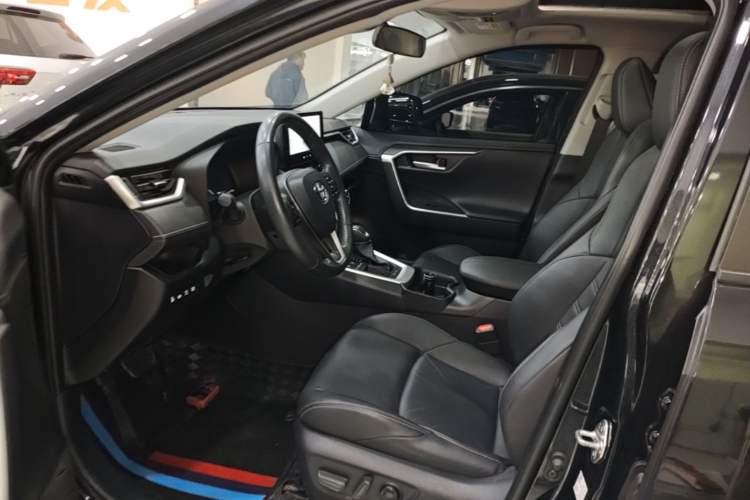 Used Toyota Wildlander 2023 2.0L CVT Two-Wheel Drive Luxury PLUS Edition Left Front Seat