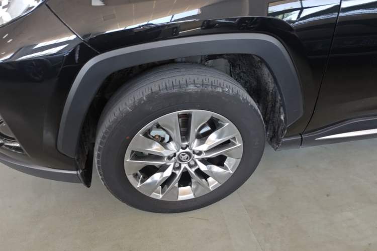 Used Toyota Wildlander 2023 2.0L CVT Two-Wheel Drive Urban Edition Left Front Wheel Hub