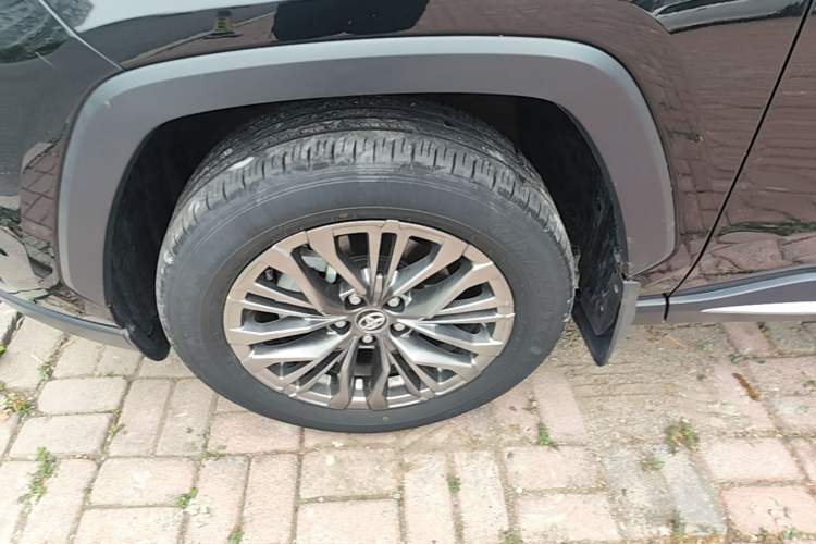 Used Toyota Wildlander 2023 2.0L CVT Two-Wheel Drive Luxury PLUS Edition Left Front Wheel Hub