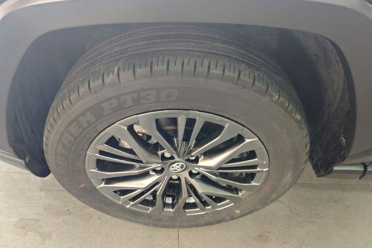 Used Toyota Wildlander 2023 Dual-Motor 2.5L E-CVT Four-Wheel Drive Prestige Edition Left Front Wheel Hub